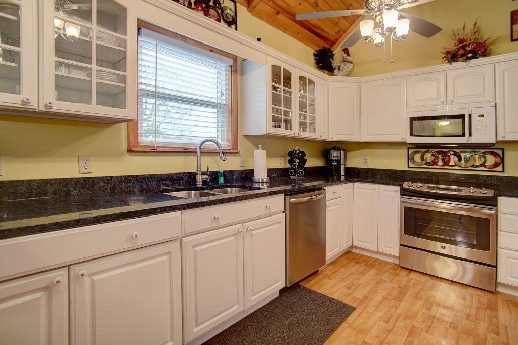 Back Porch Paradise Home - thumb 29