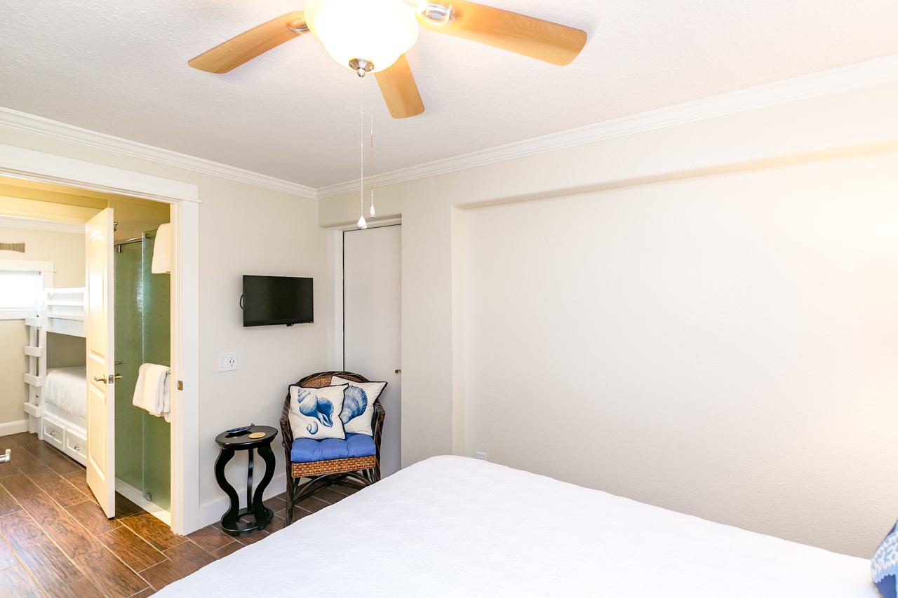 Beachfront Beauty In Port Aransas - thumb 6