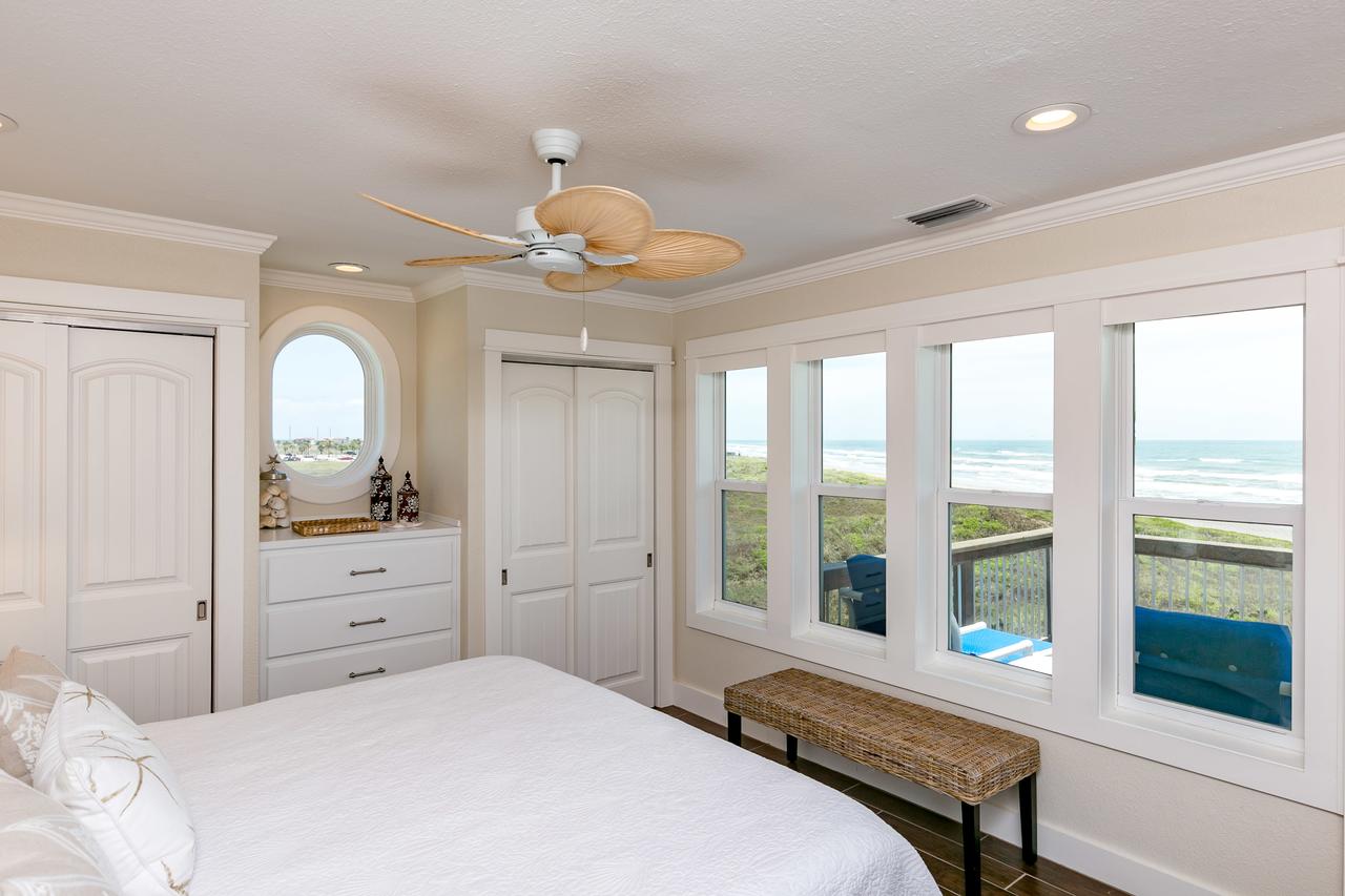 Beachfront Beauty In Port Aransas - thumb 14