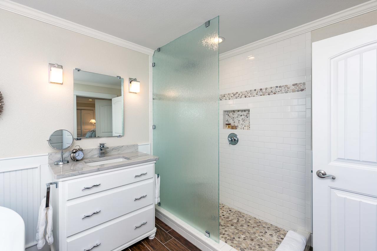 Beachfront Beauty In Port Aransas - thumb 2