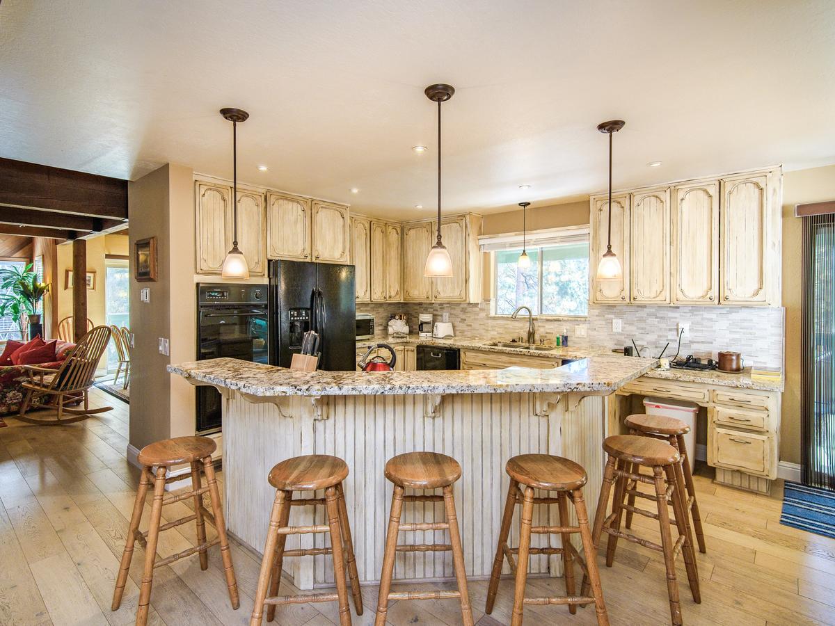 465 Kent Way Home - thumb 14