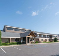 AmericInn by Wyndham Bismarck - Accommodation Florida