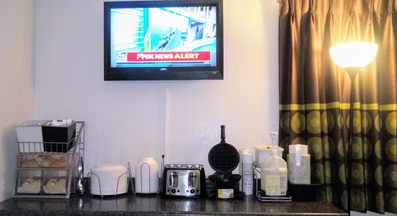 Super 8 By Wyndham Millbury/Toledo - thumb 8