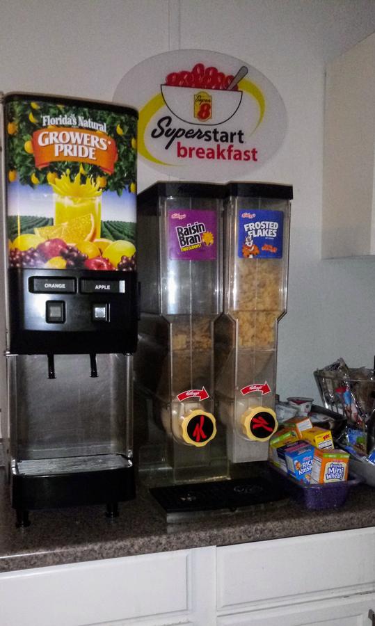 Super 8 By Wyndham Millbury/Toledo - thumb 23