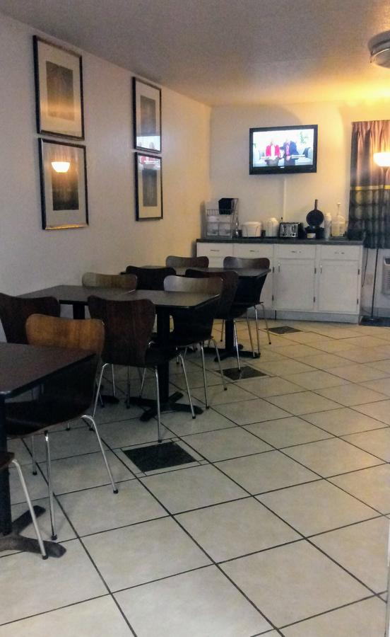 Super 8 By Wyndham Millbury/Toledo - thumb 22