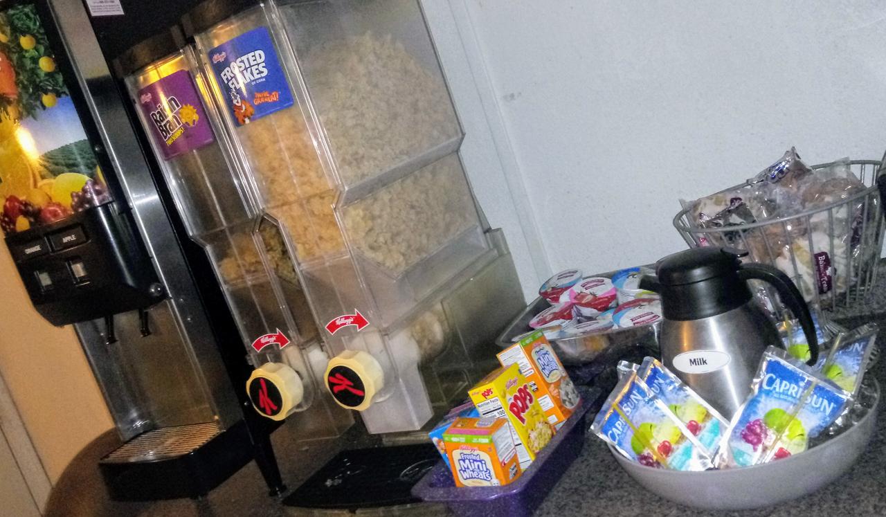 Super 8 By Wyndham Millbury/Toledo - thumb 21