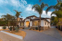 5M Modern Venice Home w Pool and Outdoor Living Accommodation Florida