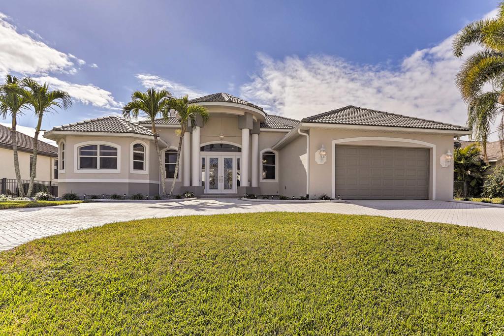 'Bikinis & Martinis' - Canalfront Cape Coral Home! - thumb 3