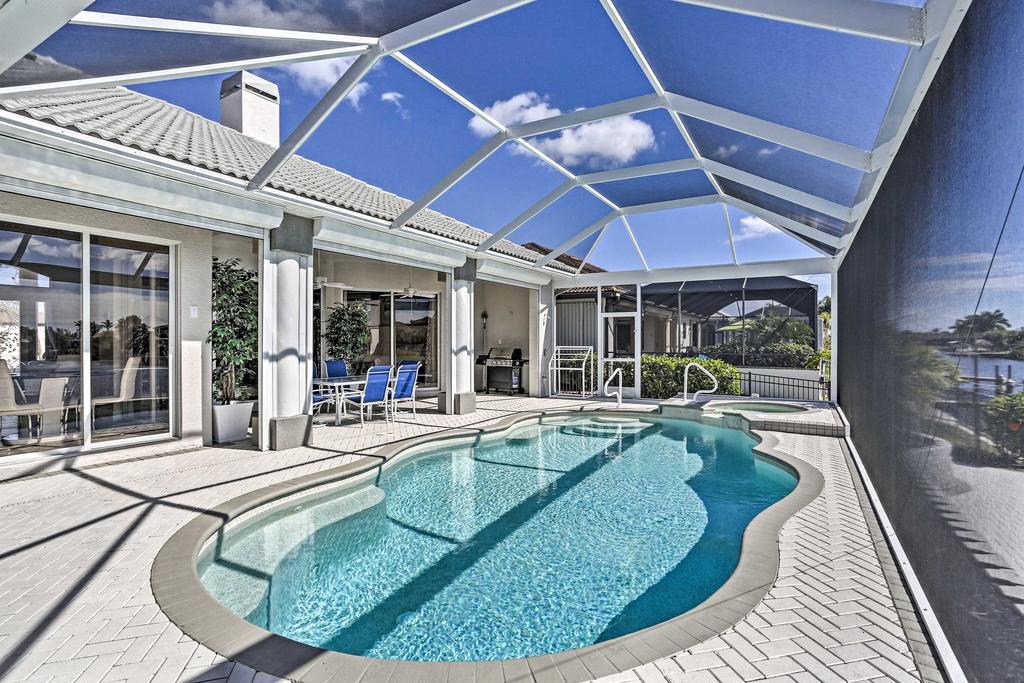 'Bikinis & Martinis' - Canalfront Cape Coral Home! - thumb 0