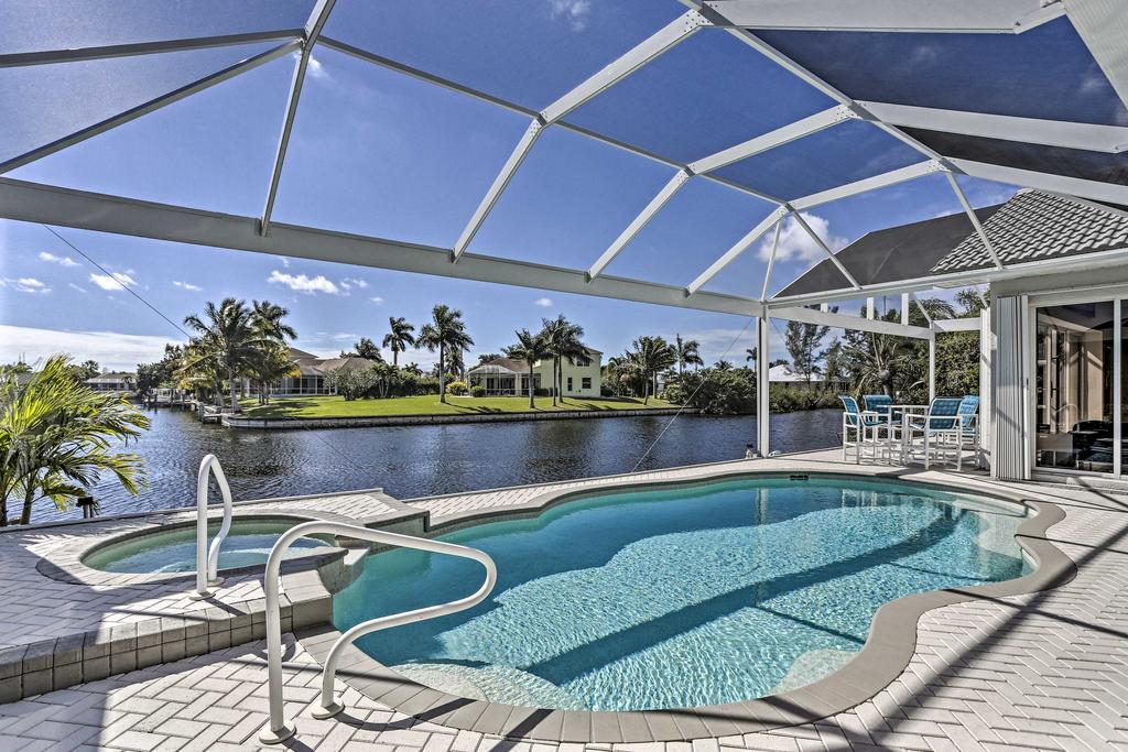 'Bikinis & Martinis' - Canalfront Cape Coral Home! - thumb 2