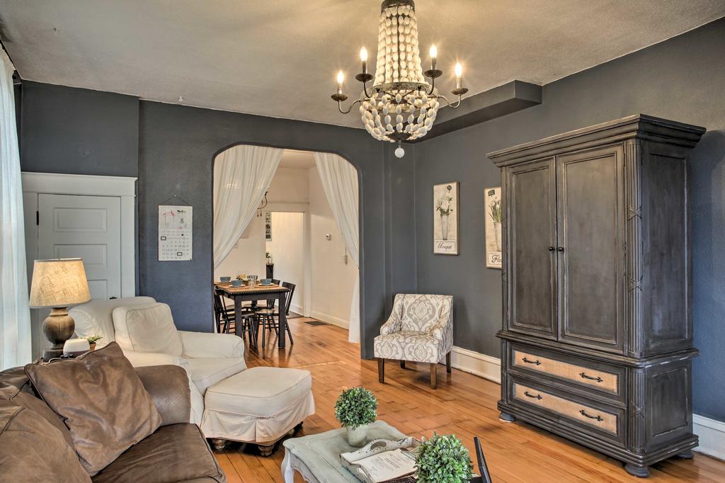 'London' Classic Abode In Kendall Yards Area! - thumb 1