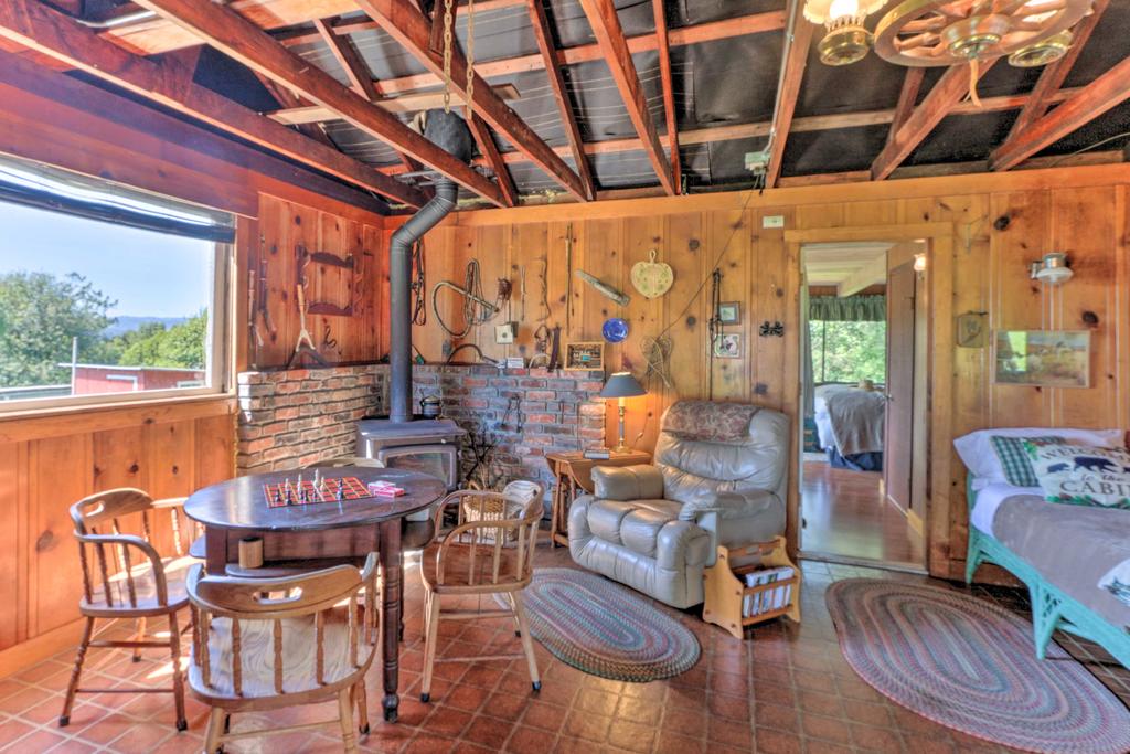 'Moonview Ranch' On 20 Acres In Sonoma County! - thumb 3