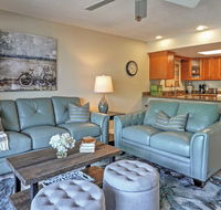 'Pelican Cove' Bradenton Beach Condo with Pool Access - Accommodation Florida