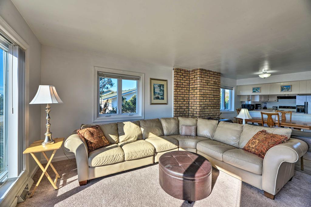 'West Of The Moon' Ocean Apt With Beach Access! - thumb 2