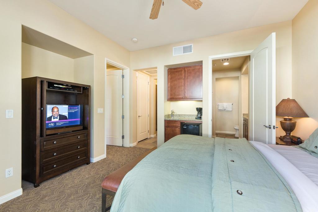 (C44) Lux Villa Near Clubhouse W/ Ms. Pac Man Condo - thumb 0