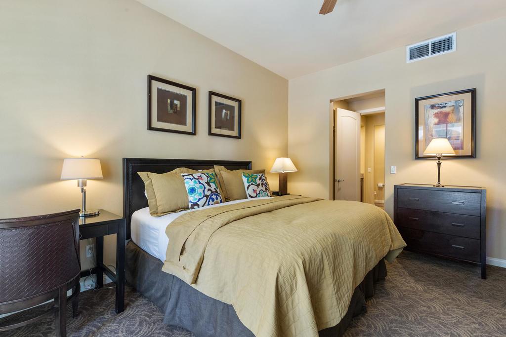 (C44) Lux Villa Near Clubhouse W/ Ms. Pac Man Condo - thumb 2