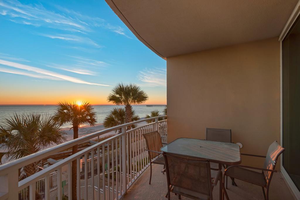 0204 - 2B/2 Bath With Bunks - Gulf Front Balcony - Living Room Faces The Gulf - thumb 2