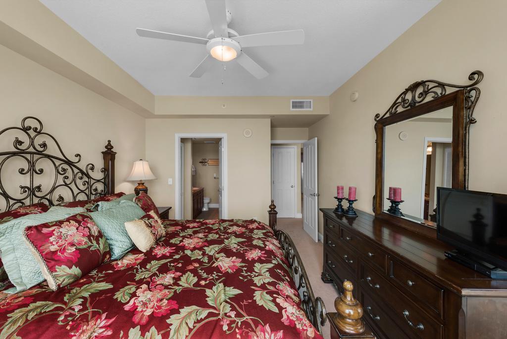 0207 - 2B/2 Bath With Bonus Room. Master Bedroom & Living Room Face The Gulf! - thumb 2