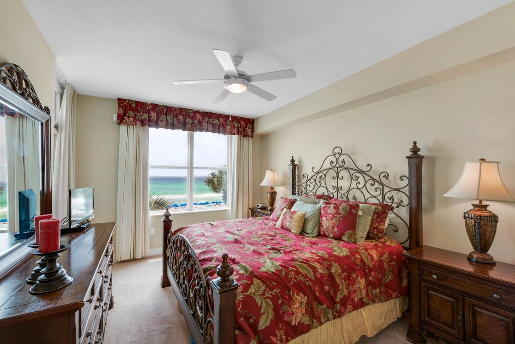 0207 - 2B/2 Bath With Bonus Room. Master Bedroom & Living Room Face The Gulf! - thumb 3