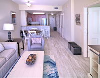 0406 1B/2 Bath With Bonus Room. Renovated April 2018 Accommodation Florida