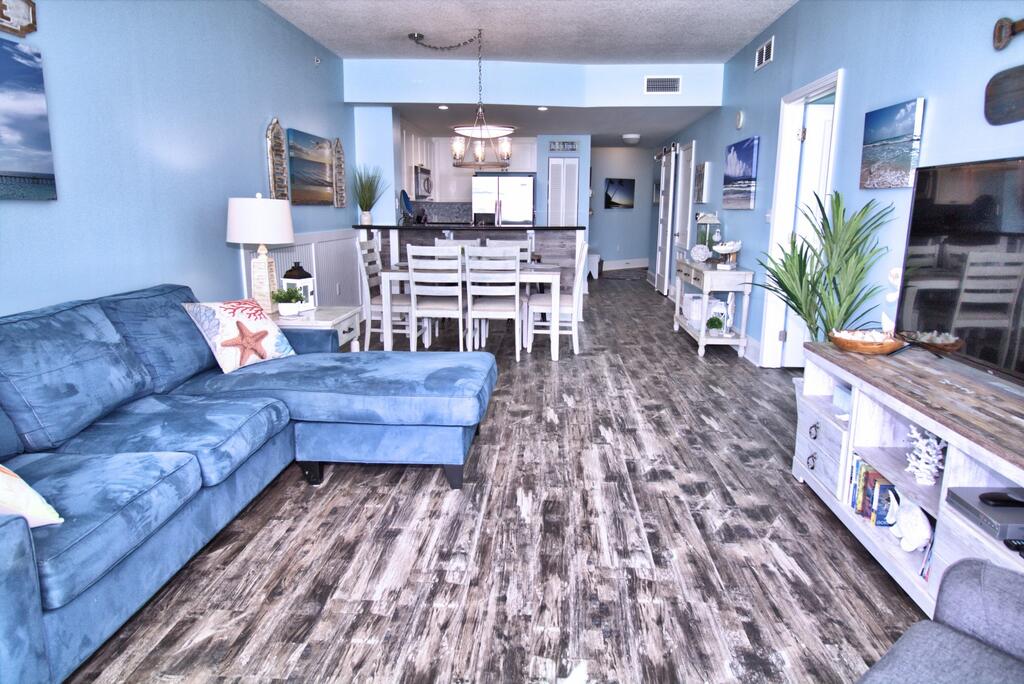 0408 -1B/2 Bath With Bonus Room. Master Bedroom & Living Room Face The Gulf! - thumb 3