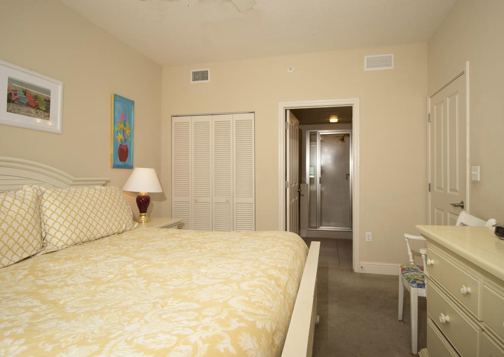 0505 - 2B/2 Bath With Bunks - Gulf Front Balcony - Living Room Faces The Gulf - thumb 2