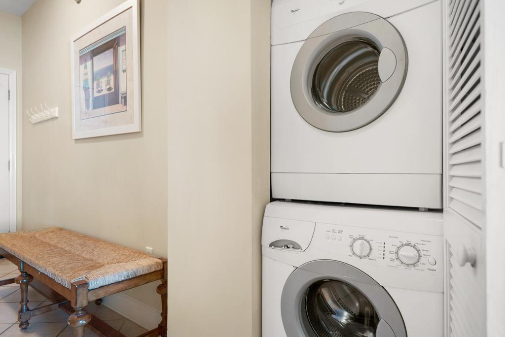 0506 -1B/2 Bath With Bonus Room. Master Bedroom & Living Room Face The Gulf! - thumb 1