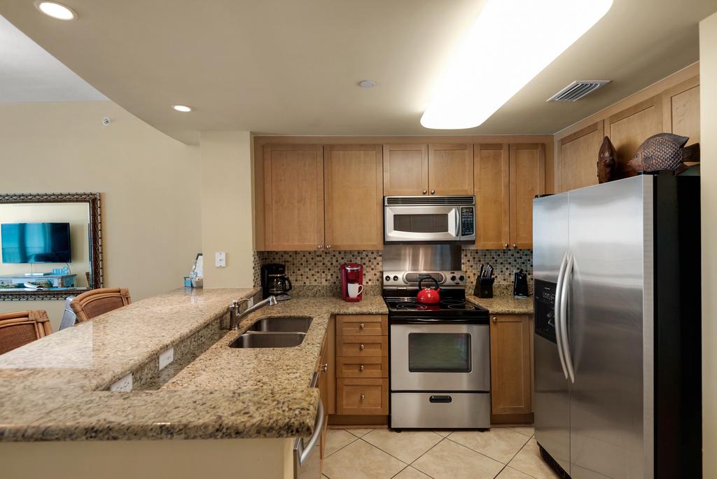 0608 -1B/2 Bath With Bonus Room. Master Bedroom & Living Room Face The Gulf! - thumb 3