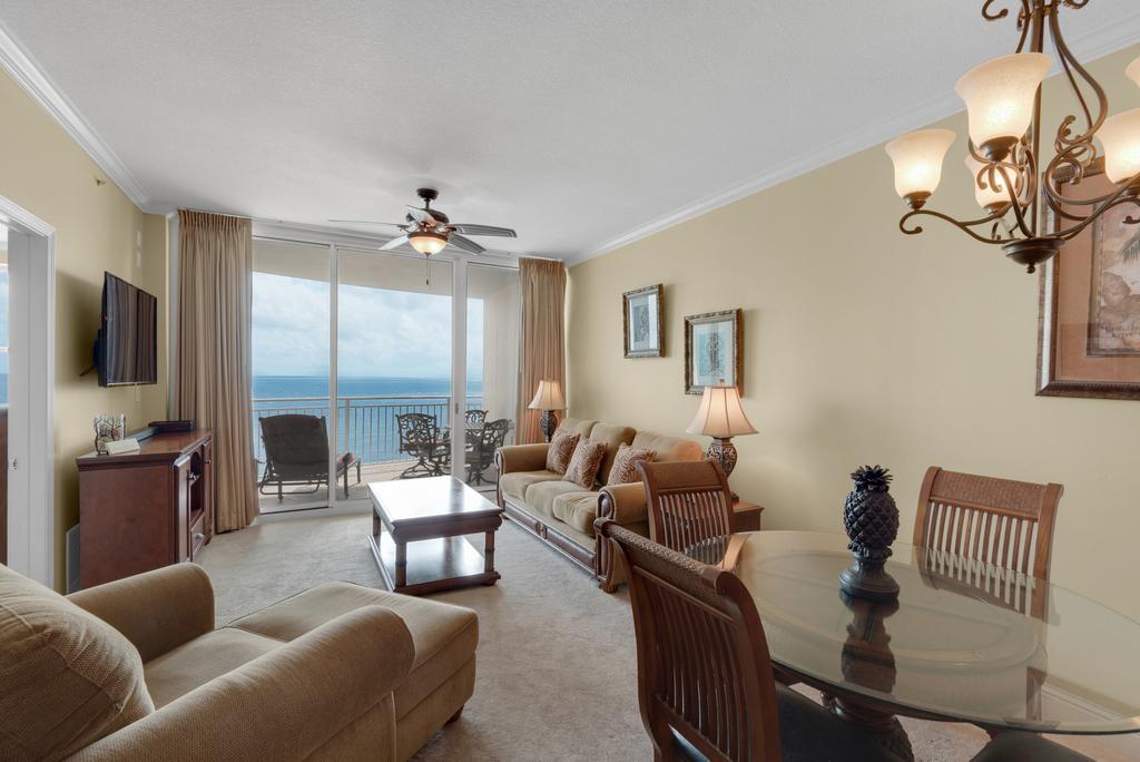 0806 - 1B/2 Bath With Bonus Room. Master Bedroom & Living Room Face The Gulf! - thumb 2