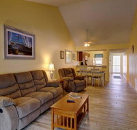 2nd FL 2 BR End Unit condo with Vaulted Ceilings in Plantation Golf Club - Accommodation Florida