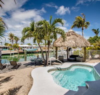 A Cut Above 3bed/2bath duplex with private pool dockage  cabana club - Accommodation Florida