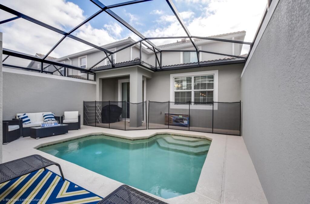 A Piece Of Heaven Doorsteps To Disney World And Water Park With Lazy River - thumb 3