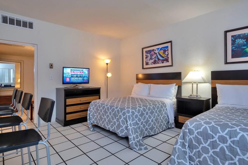 Amazing 1br Apartment With Pool, Hallandale Beach! - thumb 0