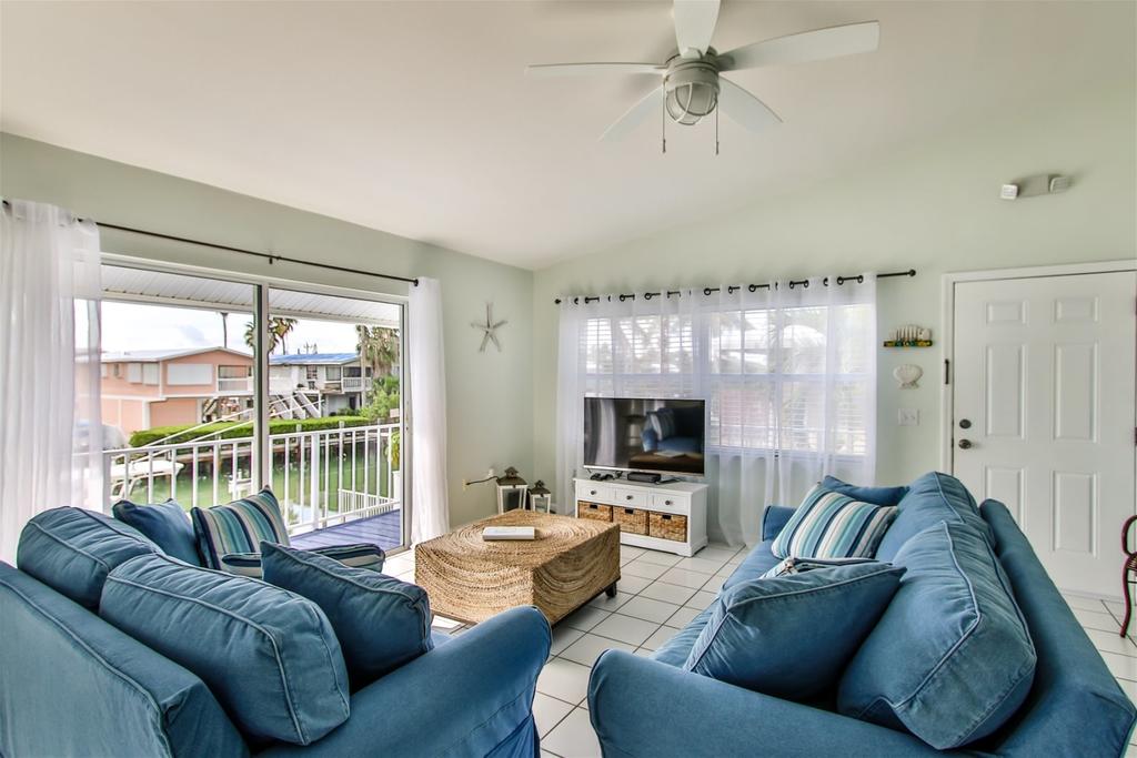Angler's Dream 2bed/2bath Half Duplex With Private Pool & Dockage - thumb 3