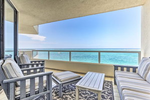 Beachfront Destin Condo With Resort Pool & Spa!