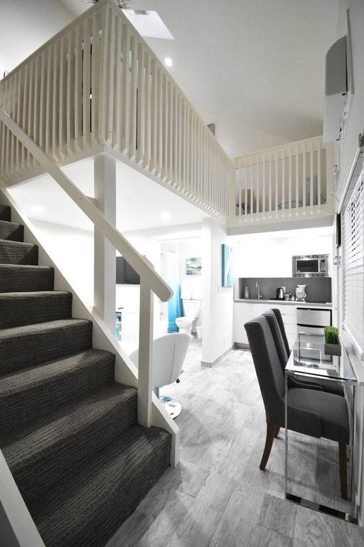 BOUTIQUE LOFT Unit 4 - thumb 3