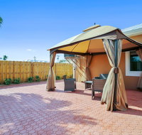 Coconut Cottage and Pineapple Retreat - Accommodation Florida
