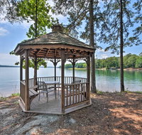 Condo on Lake Keowee with Resort Amenities, Pool - Accommodation Florida