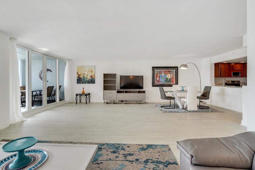 Downtown Miami 1750 Monthly Rental Premium 1BR Waterfront Condo Free Valet Parking - thumb 3