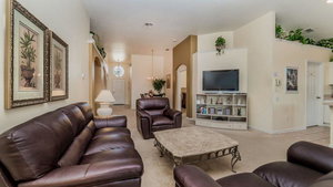 Elegant 4 Bedroom Villa With South Facing Pool In Kissimmee Resort