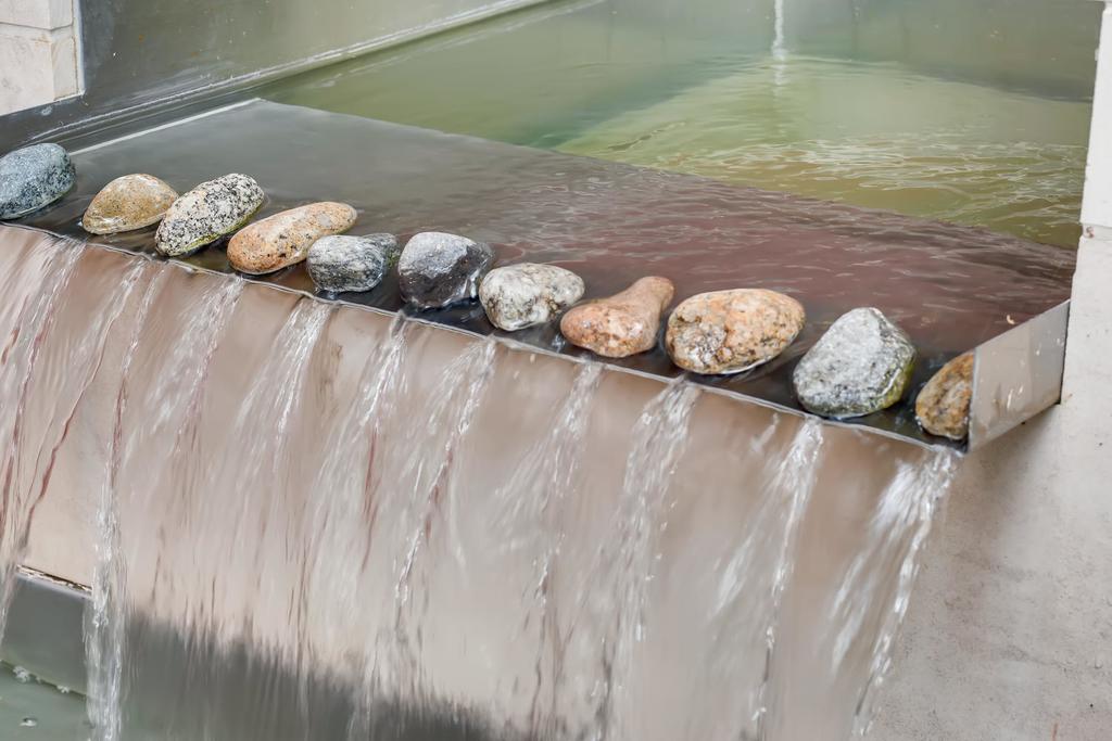 Emerald Contemporary Tranquility W/ Flatiron Mountain Views - thumb 3