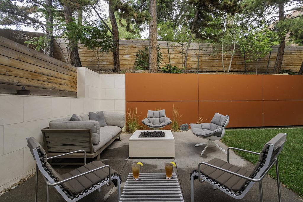 Emerald Contemporary Tranquility W/ Flatiron Mountain Views - thumb 2