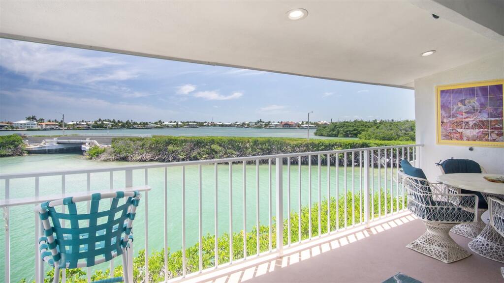 Fins To The Left - 2bed/2bath Duplex With Dockage - thumb 3