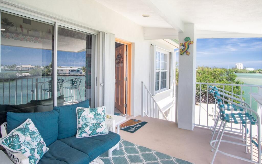 Fins To The Left - 2bed/2bath Duplex With Dockage - thumb 2
