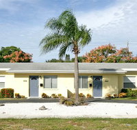 Harbor Duplex 3 Bedrooms Walk to Beach WiFi Sleeps 8 Walk to Beach - Accommodation Florida