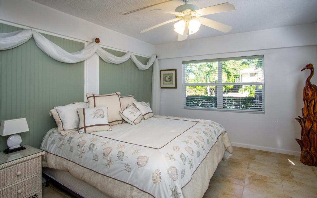 Hook Wine & Sinker 3 Bed 3 Bath With Pool & Jacuzzi - thumb 2