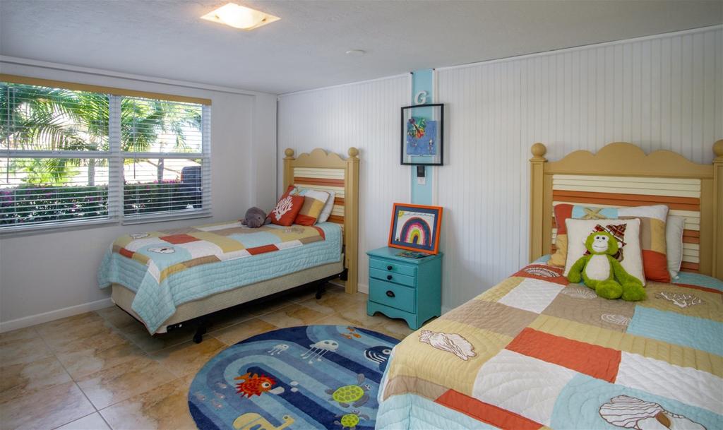 Hook Wine & Sinker 3 Bed 3 Bath With Pool & Jacuzzi - thumb 3