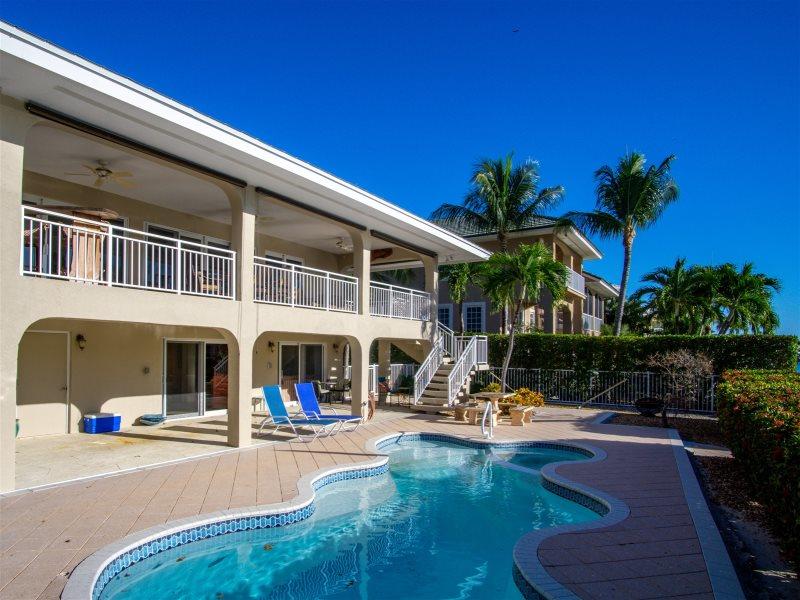 Hook Wine & Sinker 3 Bed 3 Bath With Pool & Jacuzzi - thumb 0
