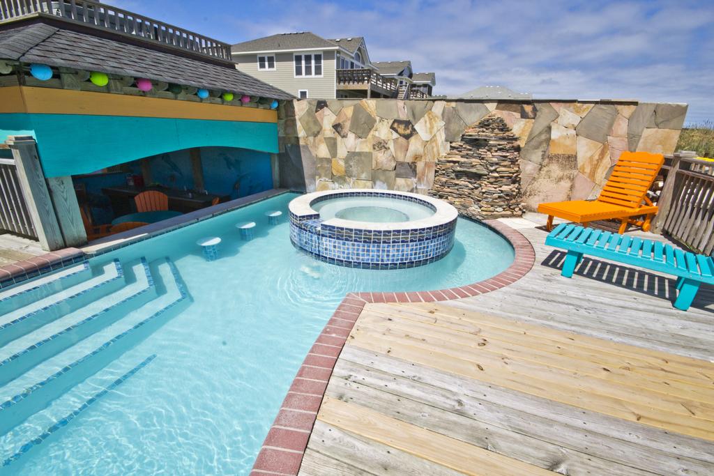 Joshua's Tiki Hut - thumb 0