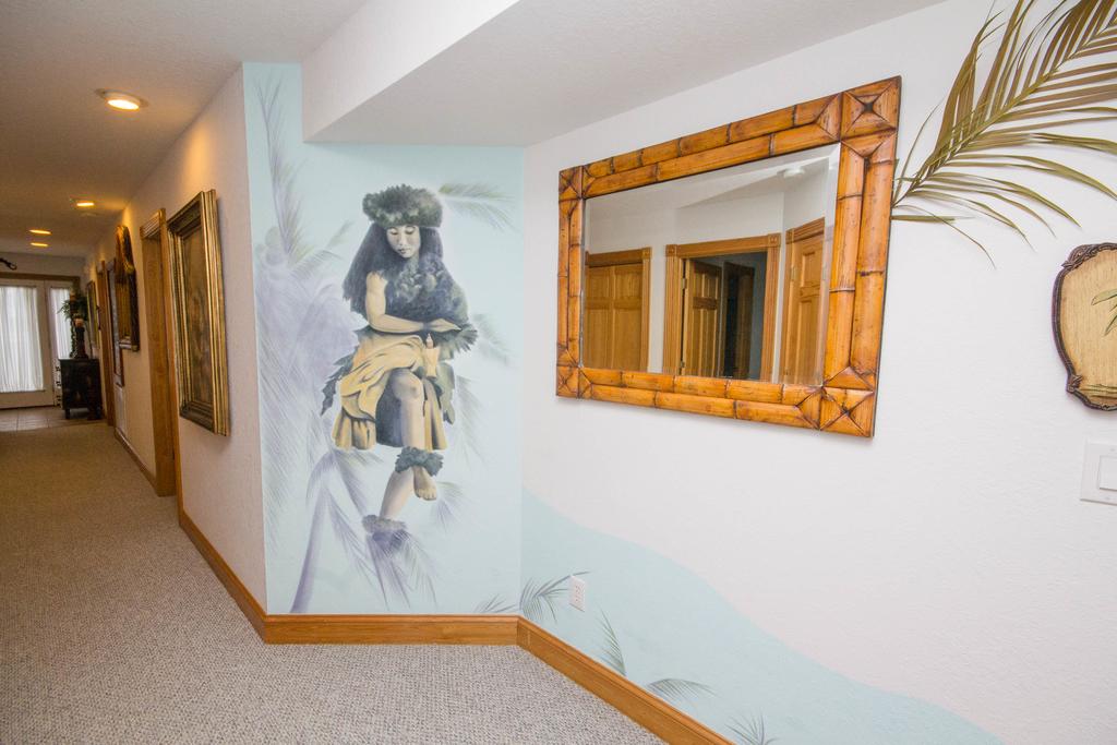 Joshua's Tiki Hut - thumb 1